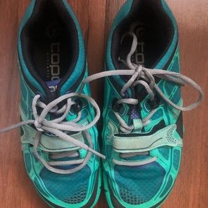 Topo Running Shoes size 7.5
